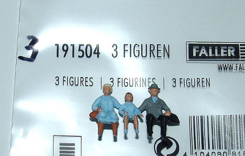 Faller 191504-07 Spur H0 DREI Figuren "sitzende Familie"