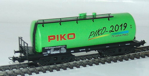 Piko 95869 - Jahreswagen 2019 - 4-achsiger Kesselwagen. HO    DC-Version