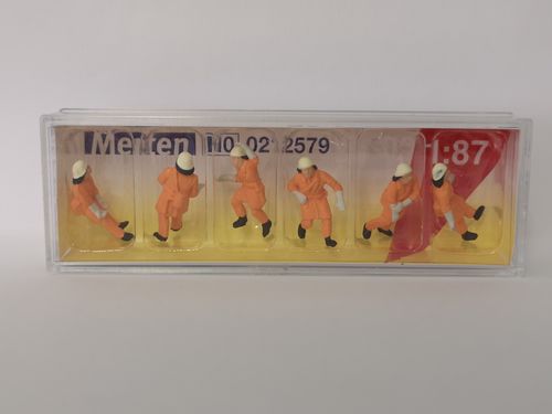 Merten  0212579 Figuren Feuerwehrleute, Einsatzkleidung orange, 1:87